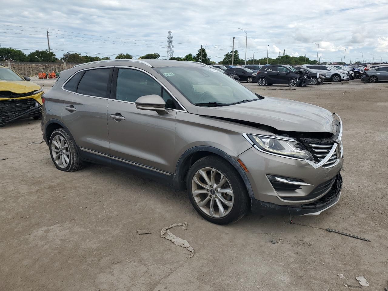 5LMCJ2C95HUL36269 2017 Lincoln Mkc Select