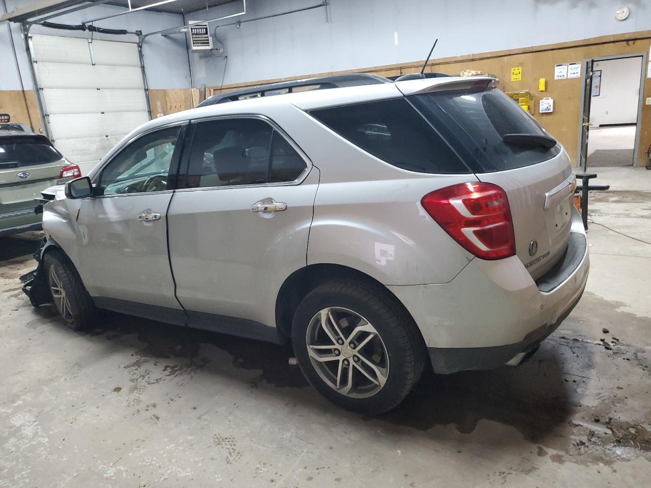 2017 Chevrolet Equinox - Image 2