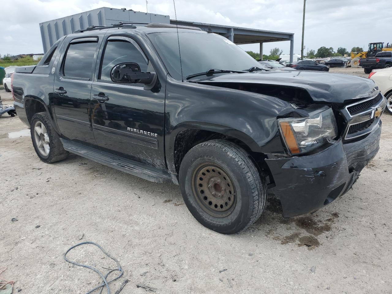 3GNMCFE07DG152290 2013 Chevrolet Avalanche Lt