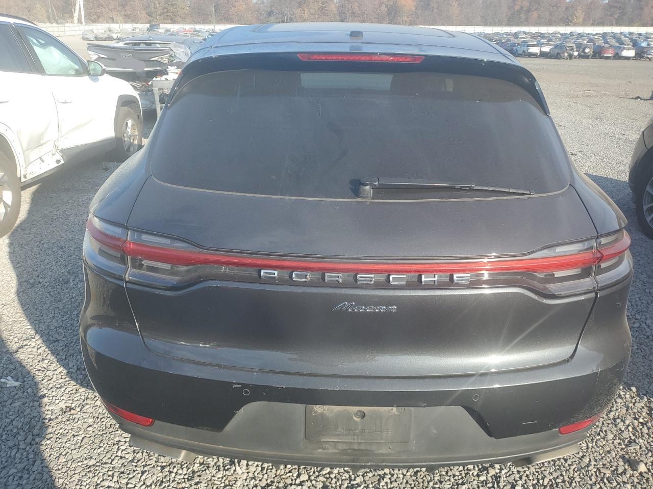 2020 Porsche Macan - Image 6