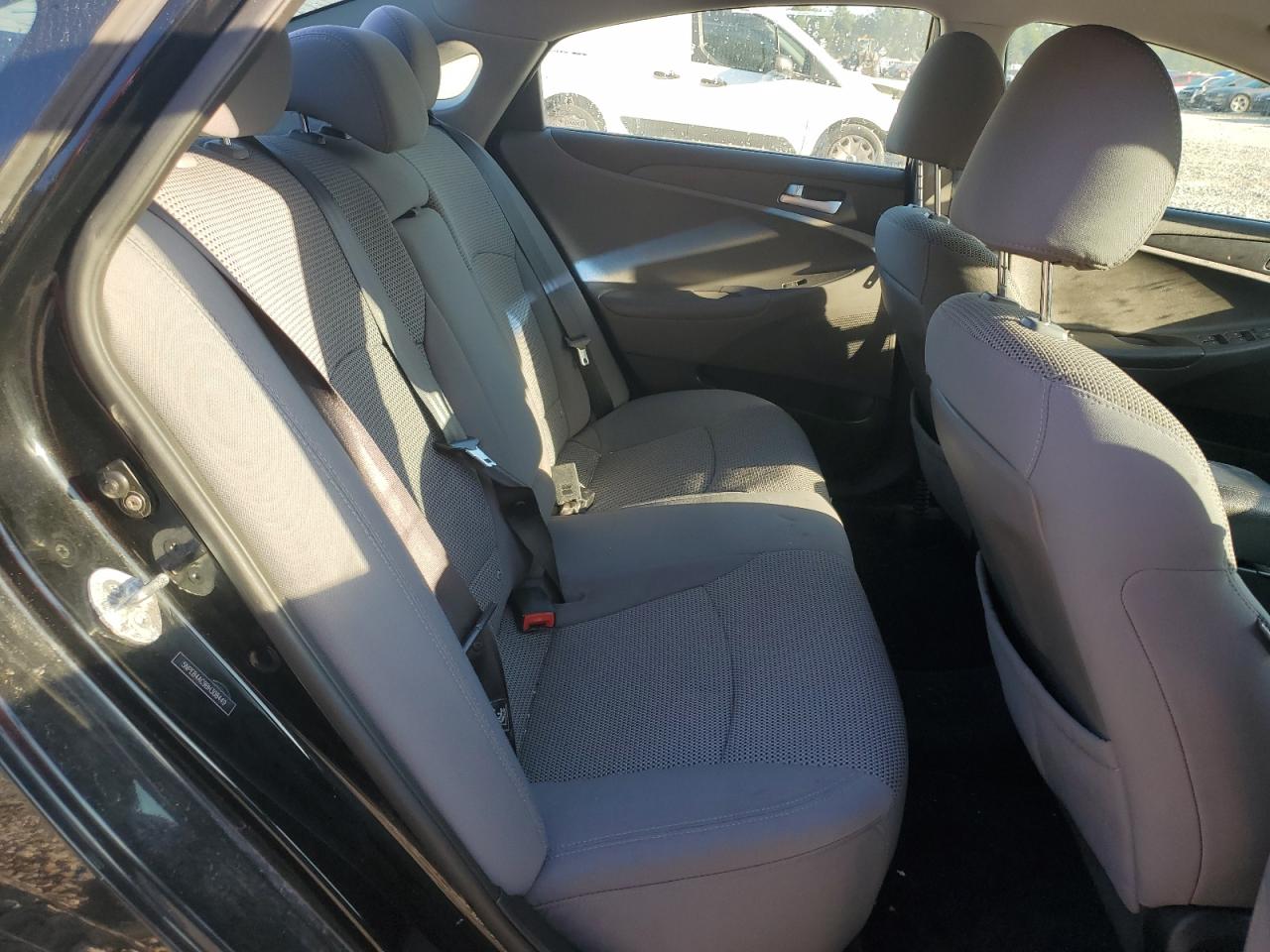2011 Hyundai Sonata - Image 11