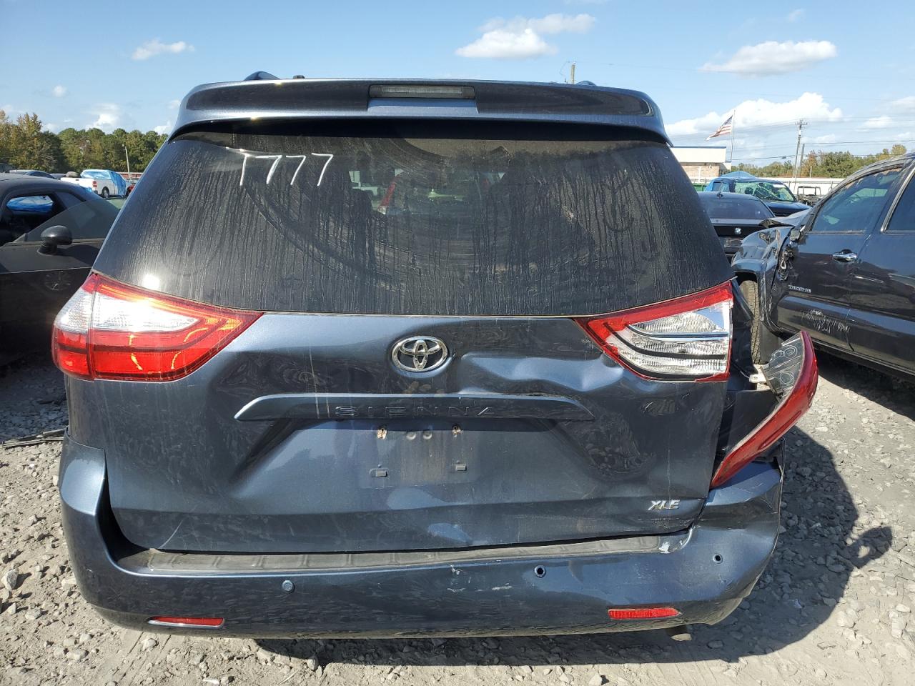 2015 Toyota Sienna Xle VIN: 5TDYK3DC4FS687895 Lot: 78267124