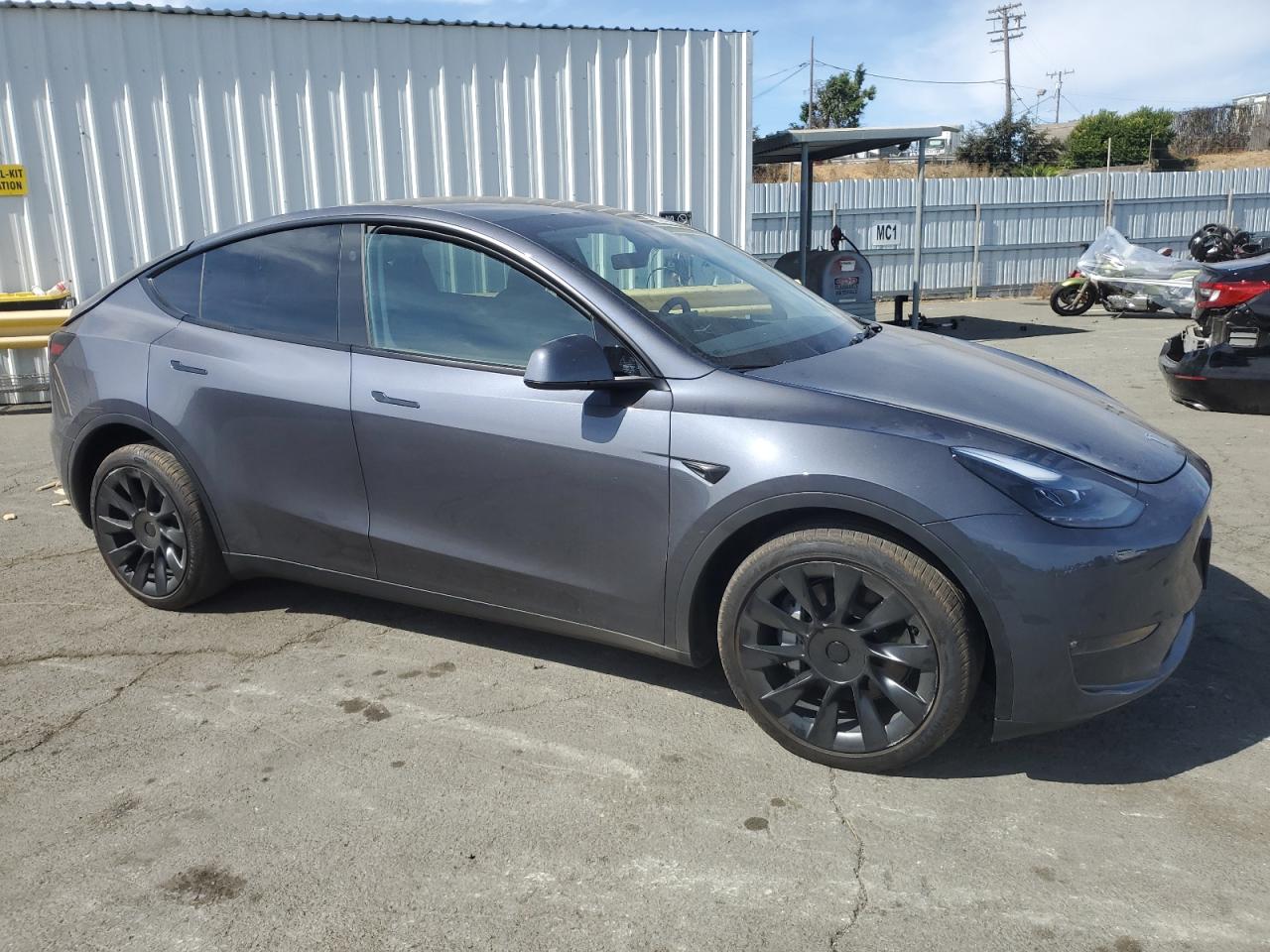 VIN 7SAYGDEE8PF912643 2023 TESLA MODEL Y no.4