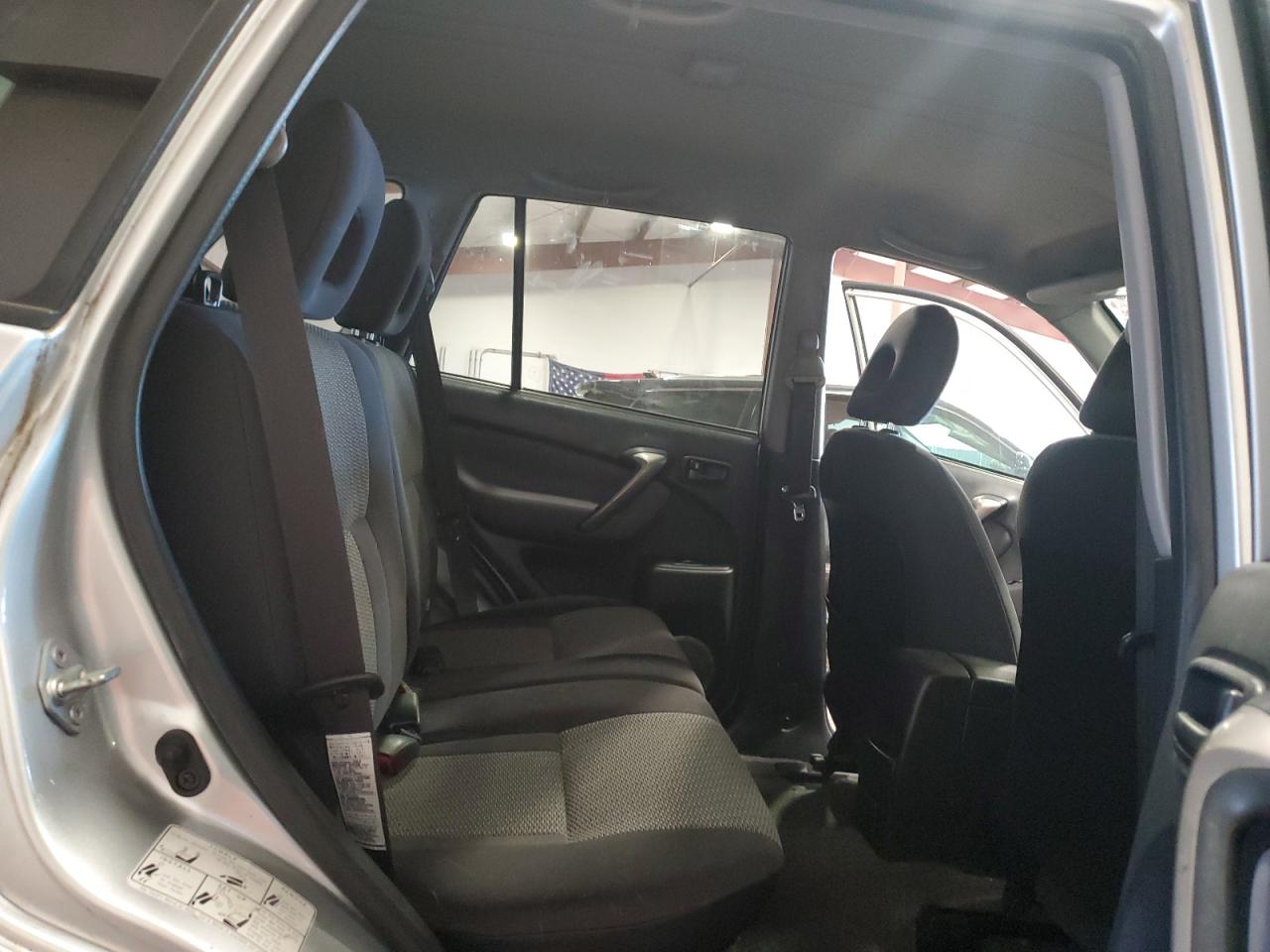2004 Toyota RAV 4 - Image 10