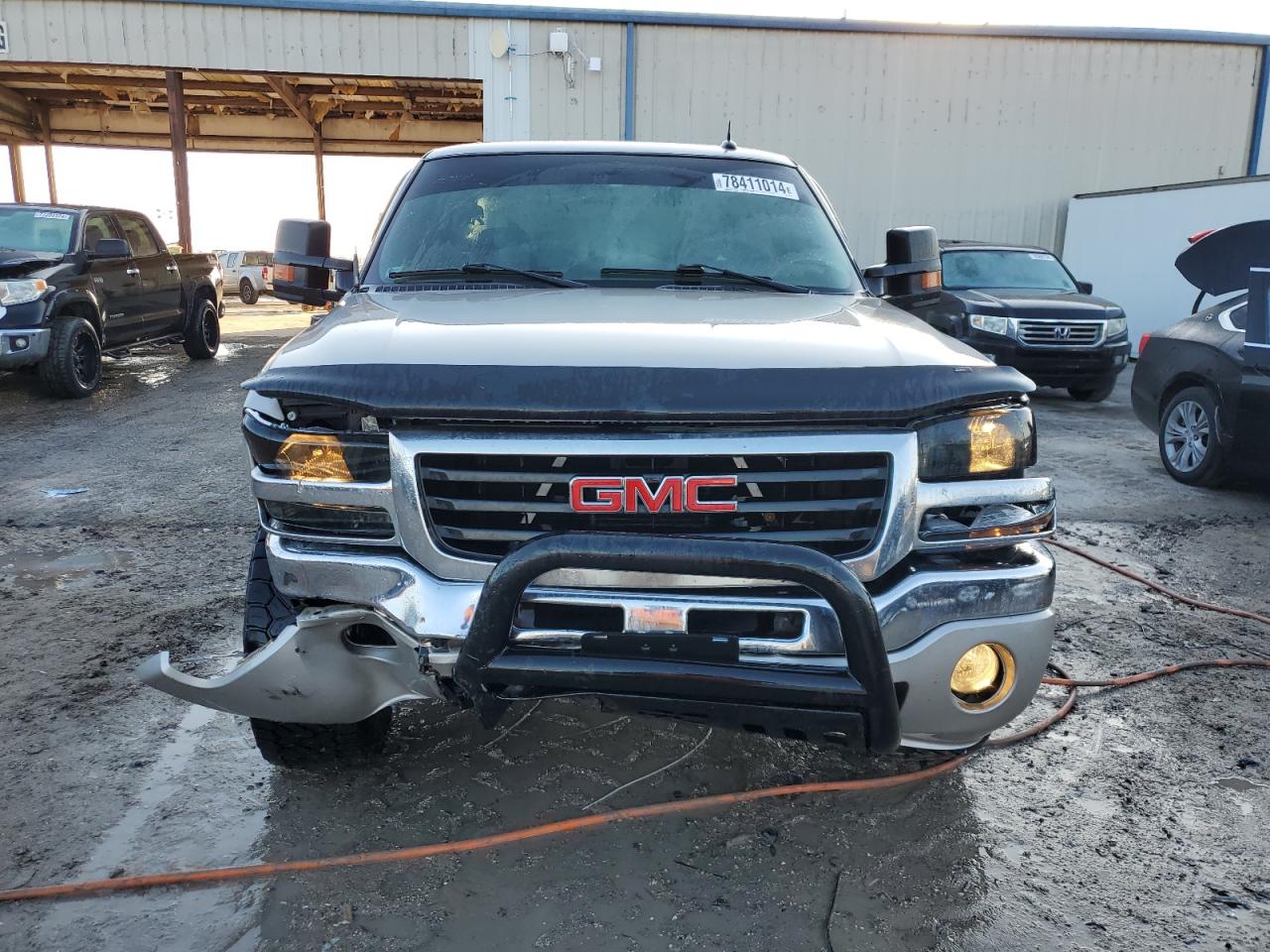 2004 GMC Sierra - Image 5