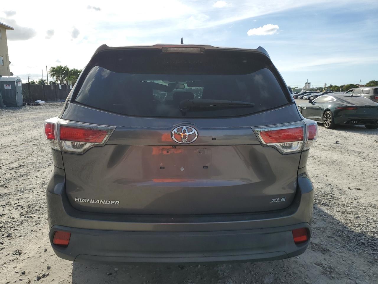 5TDKKRFH0FS044994 2015 Toyota Highlander Xle