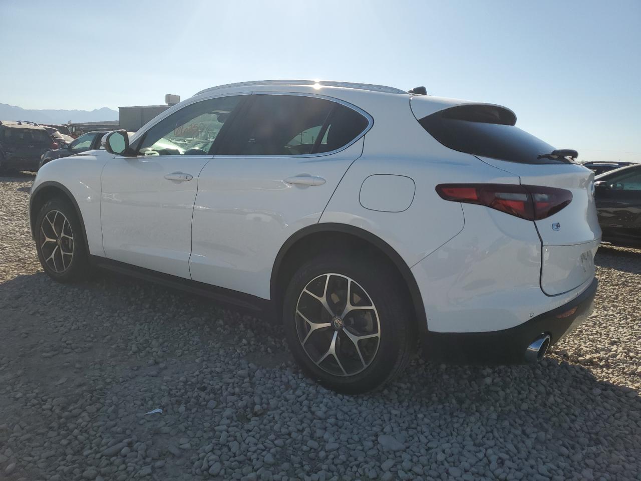 2018 Alfa Romeo Stelvio - Image 2