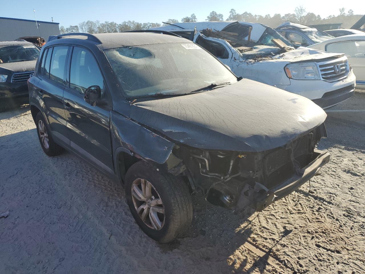 2016 Volkswagen Tiguan - Image 4