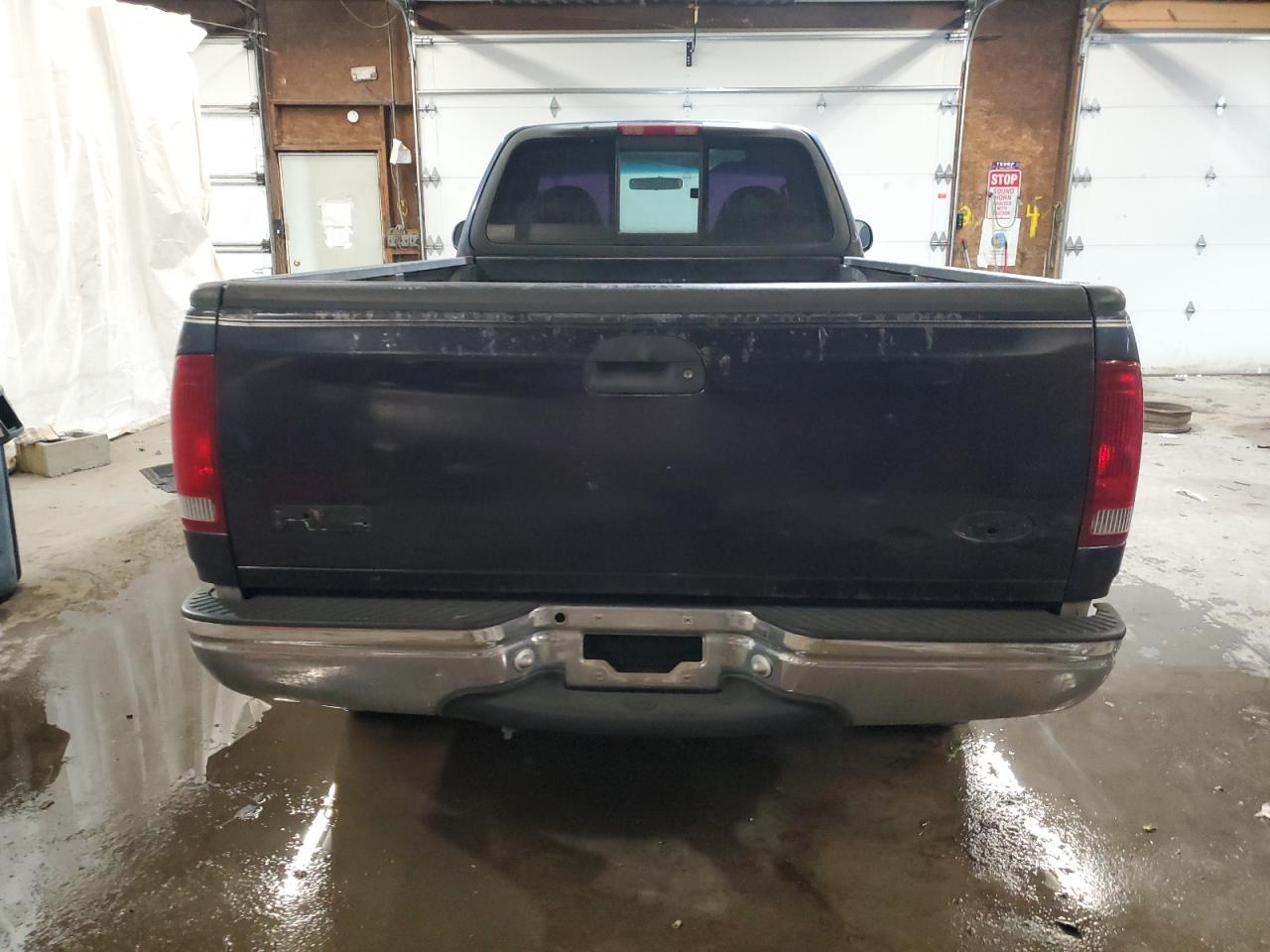 1FTRF18W4XNA37912 1999 Ford F150