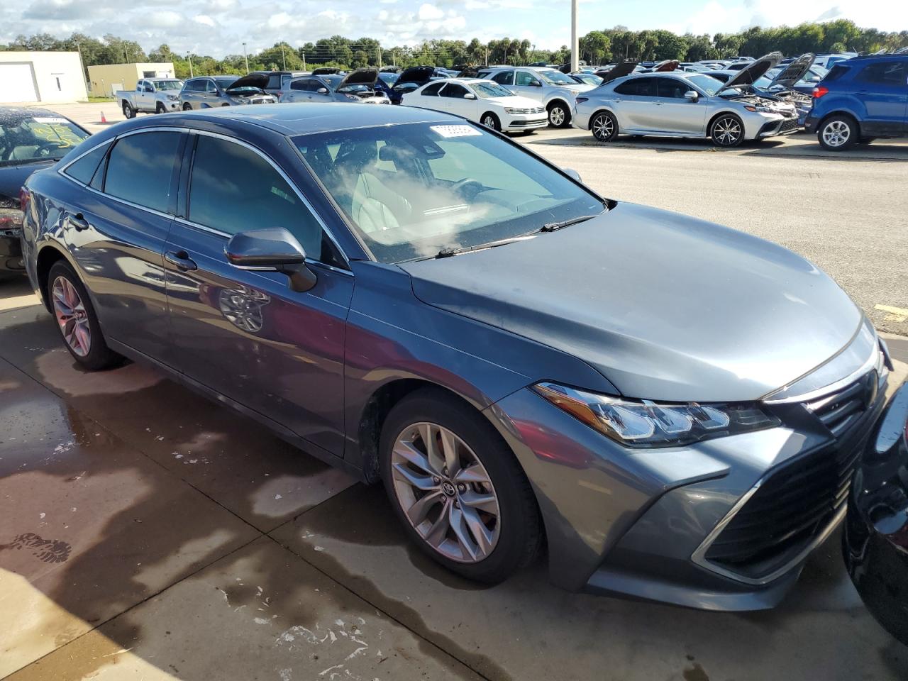 2019 Toyota Avalon - Image 4