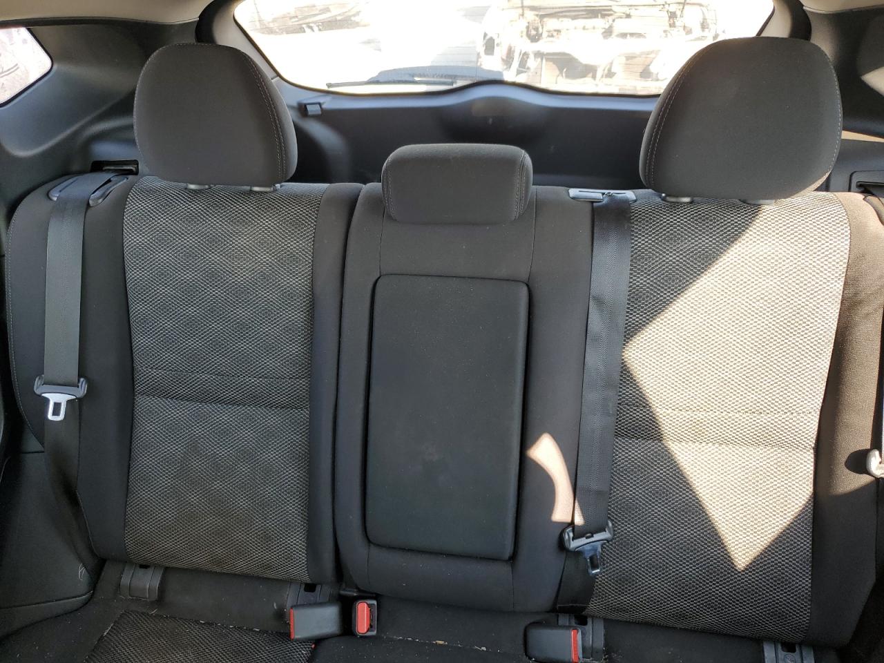 2018 Nissan Rogue - Image 10