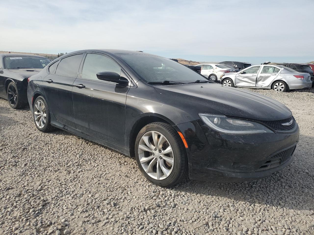 VIN 1C3CCCDG2FN540611 2015 CHRYSLER 200 no.4