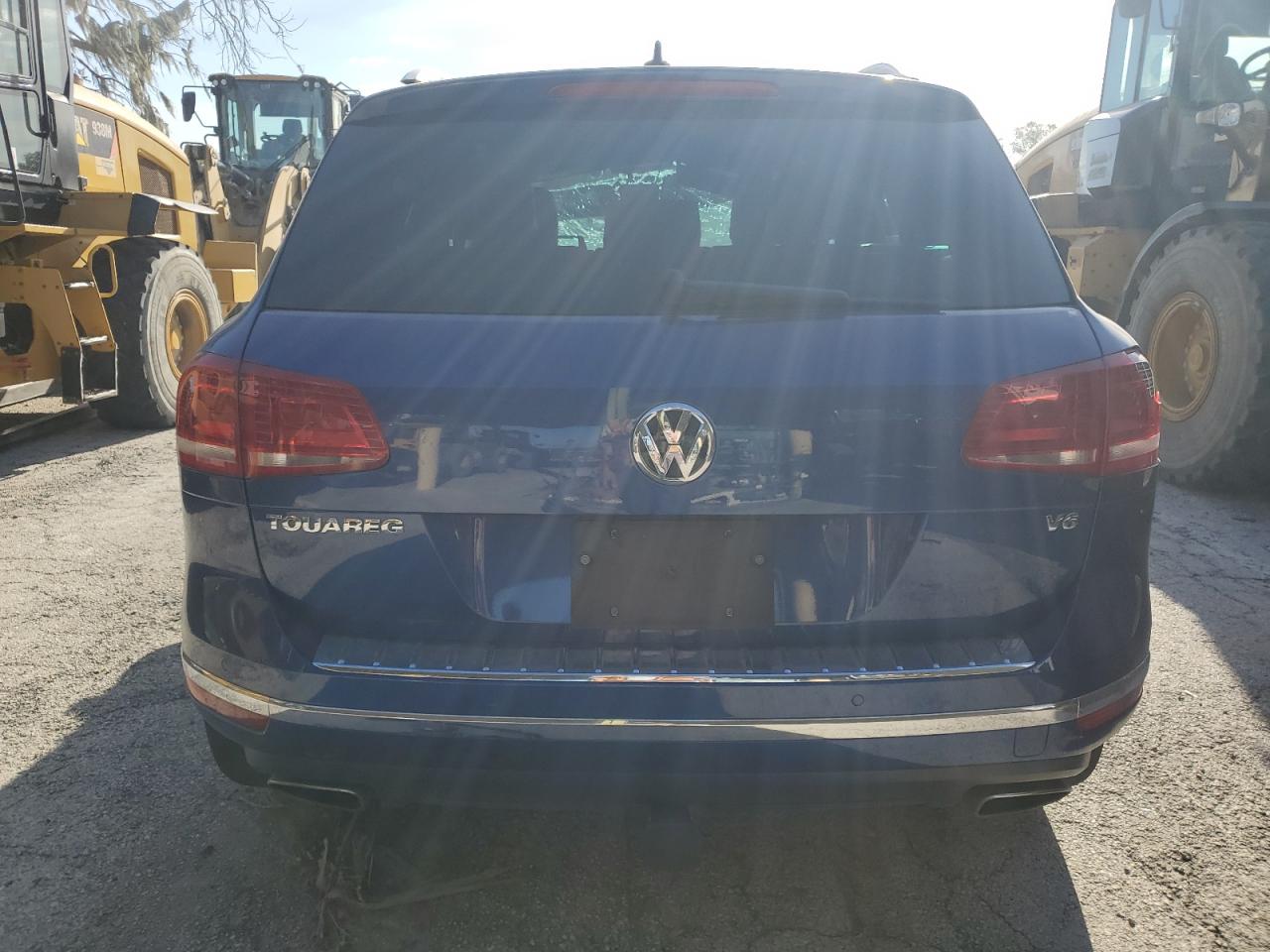 2017 Volkswagen Touareg Wolfsburg VIN: WVGRF7BP8HD006590 Lot: 76744784