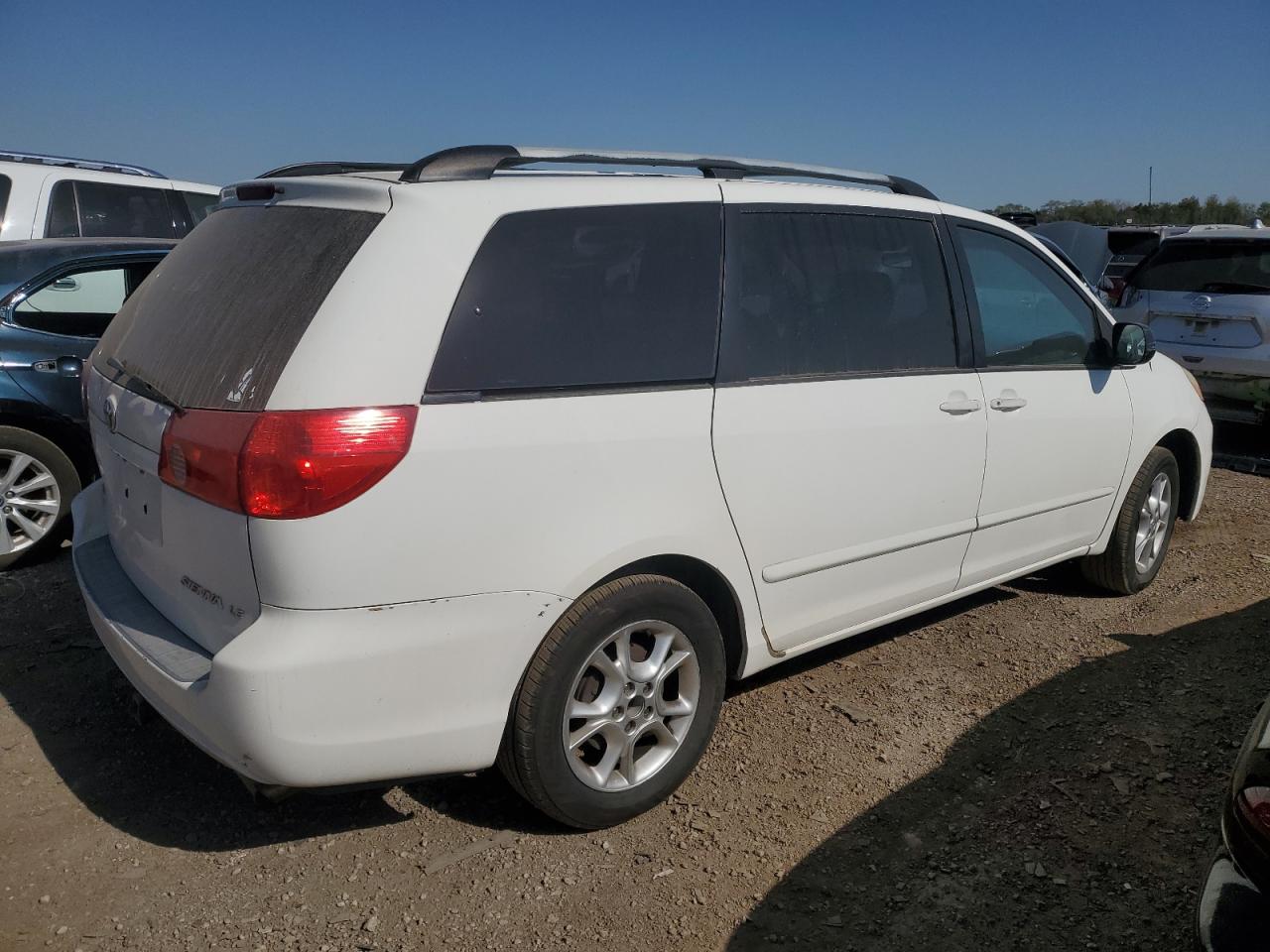 2007 Toyota Sienna - Image 3
