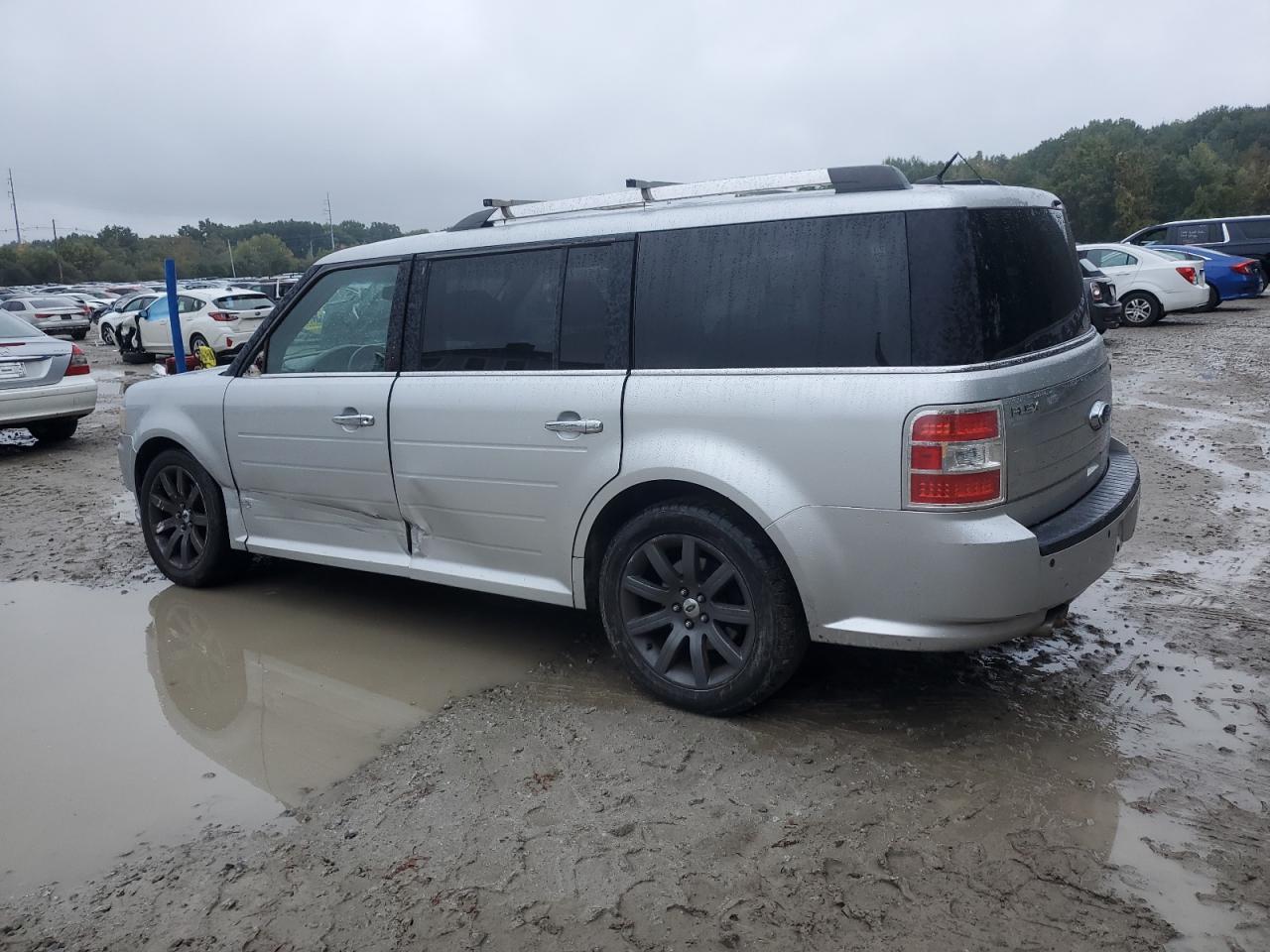 2010 Ford Flex - Image 2