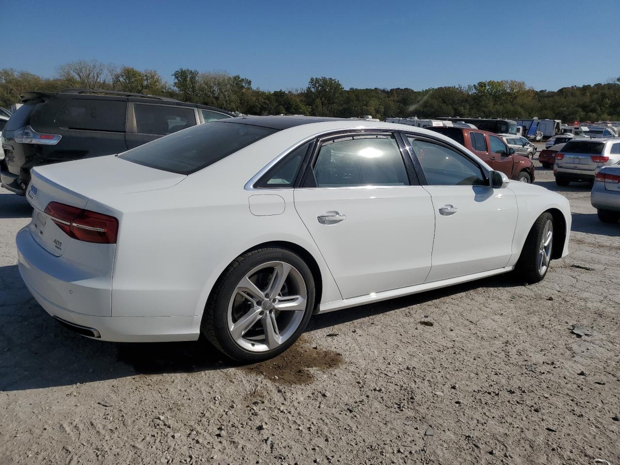 VIN WAU43AFD3JN000293 2018 AUDI A8 no.3