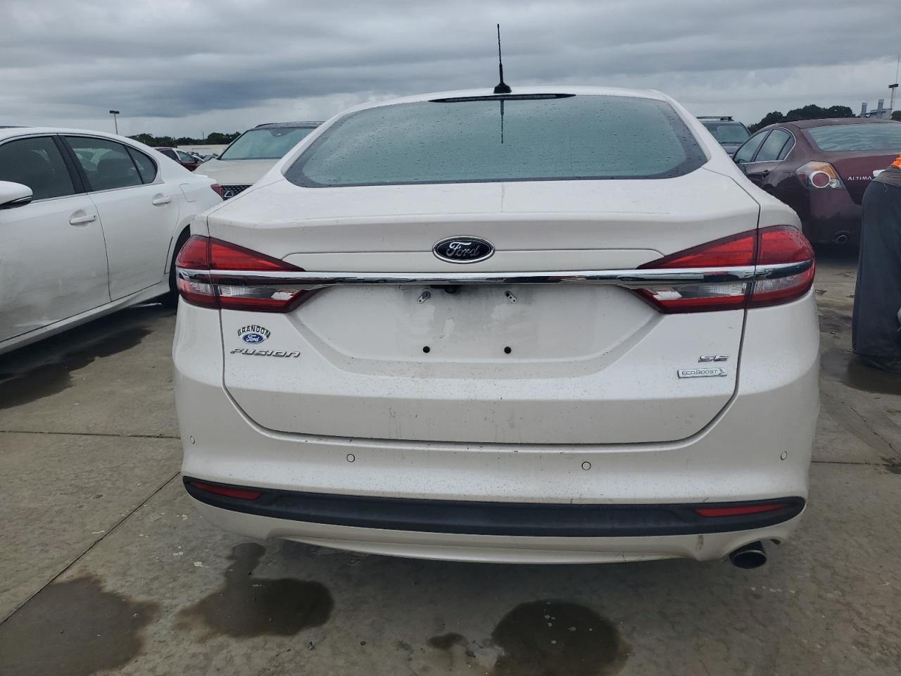 3FA6P0HD1JR259021 2018 Ford Fusion Se