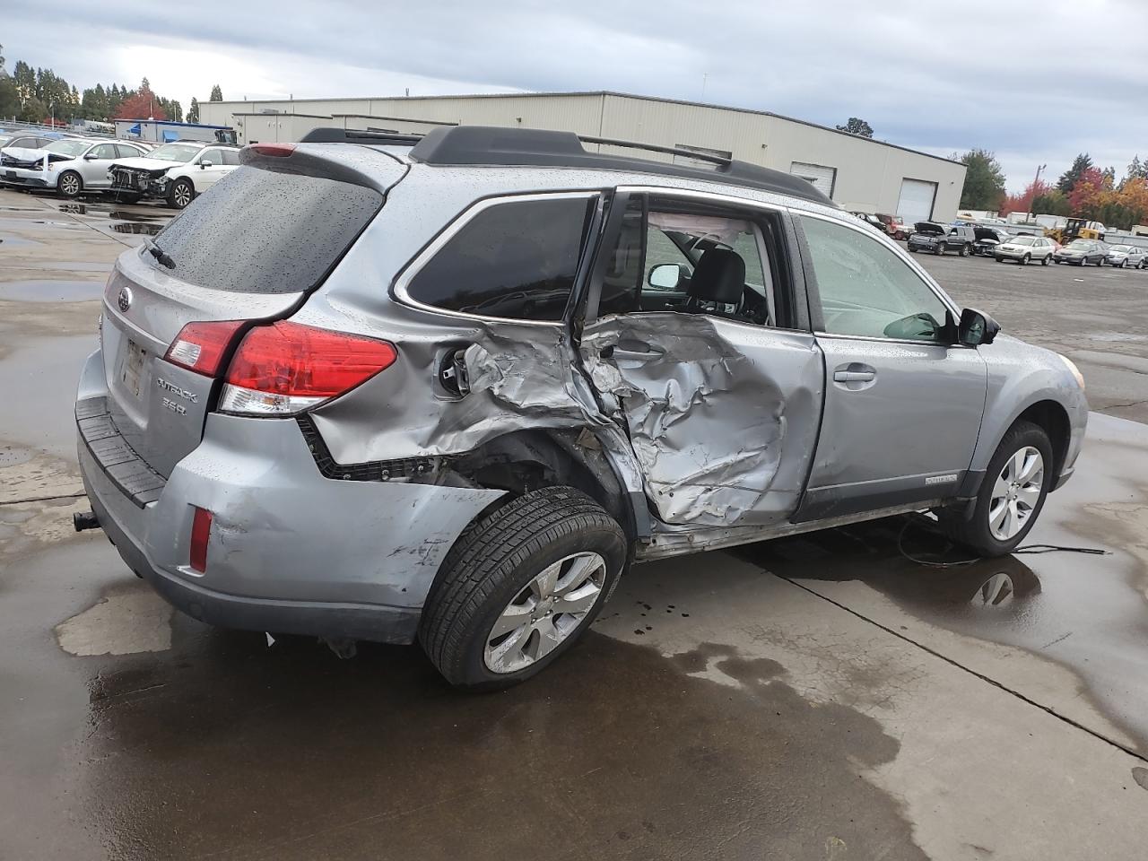 2010 Subaru Outback - Image 3