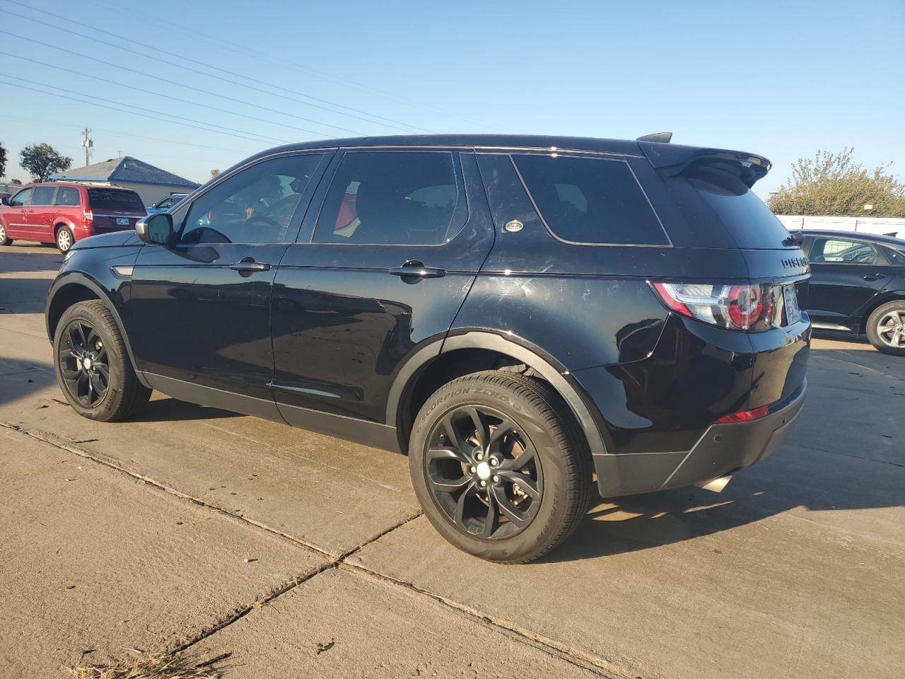2019 Land Rover Discovery - Image 2
