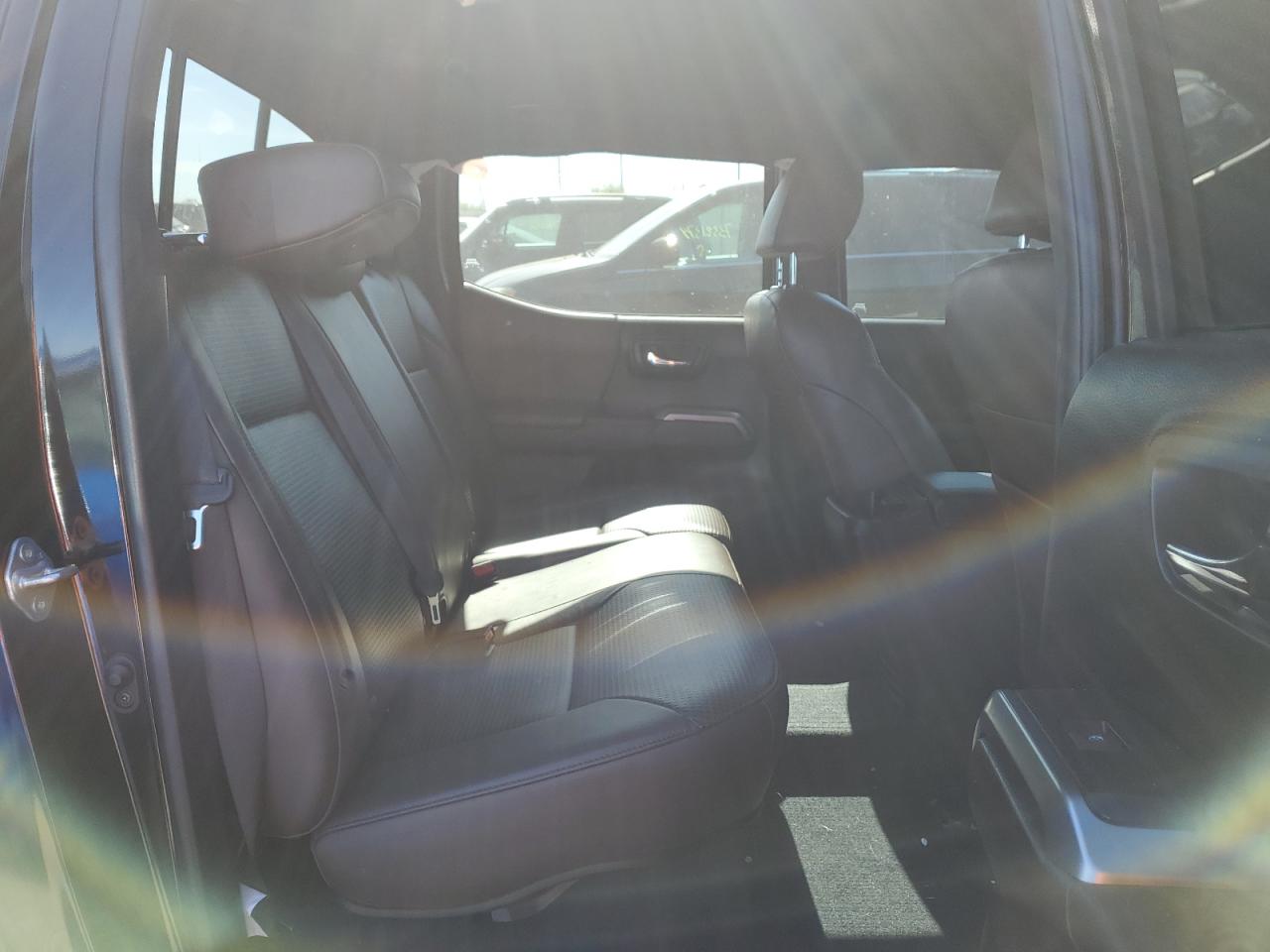 2020 Toyota Tacoma - Image 10