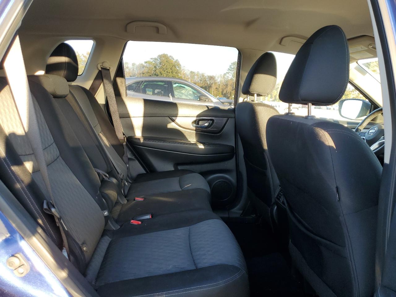 2019 Nissan Rogue - Image 10