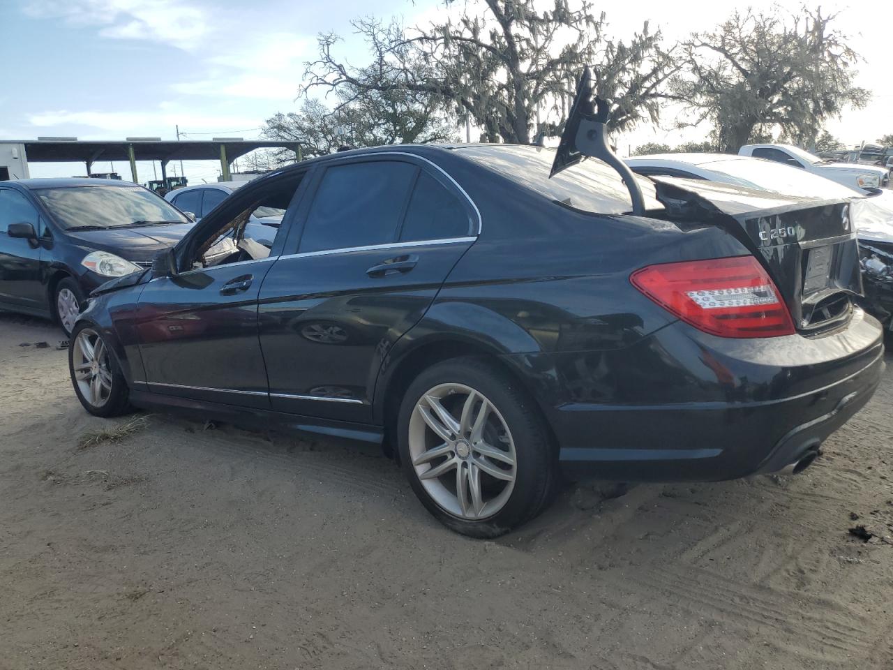 VIN WDDGF4HB6ER313654 2014 MERCEDES-BENZ C-CLASS no.2