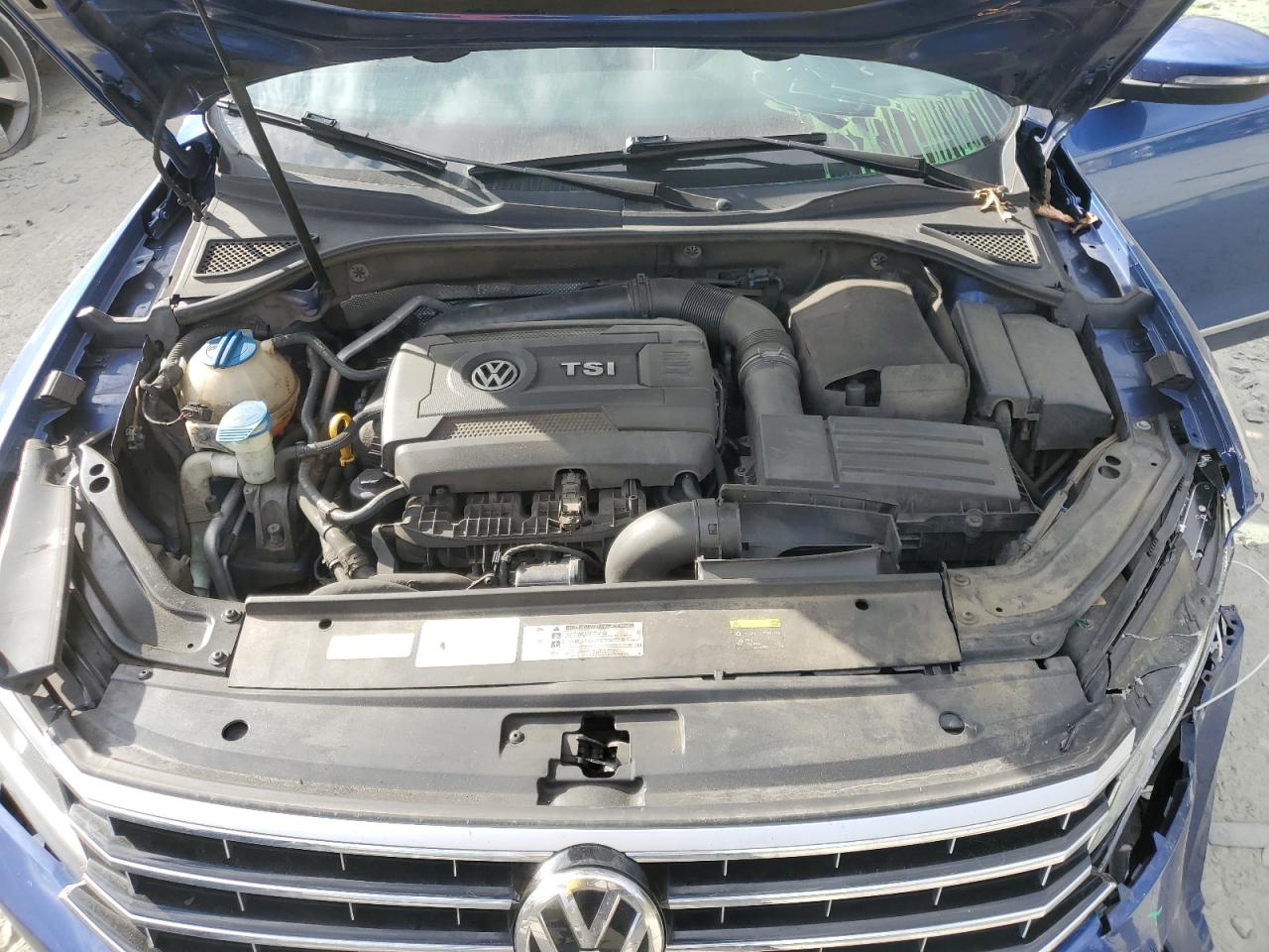 2016 Volkswagen Passat - Image 11