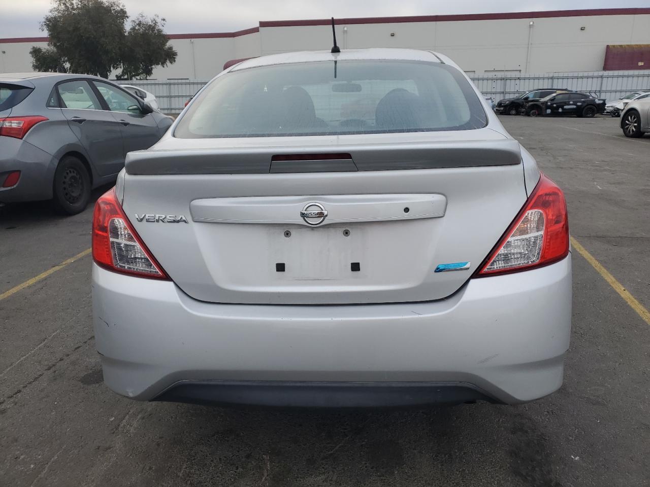 2015 Nissan Versa S VIN: 3N1CN7AP3FL831400 Lot: 75520324