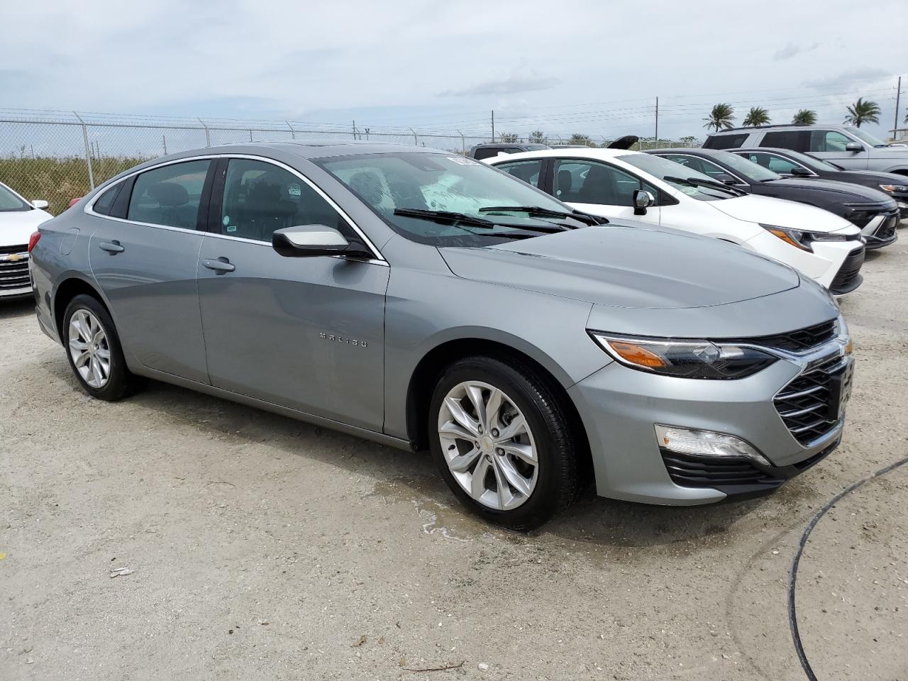 VIN 1G1ZD5ST0RF165887 2024 CHEVROLET MALIBU no.4