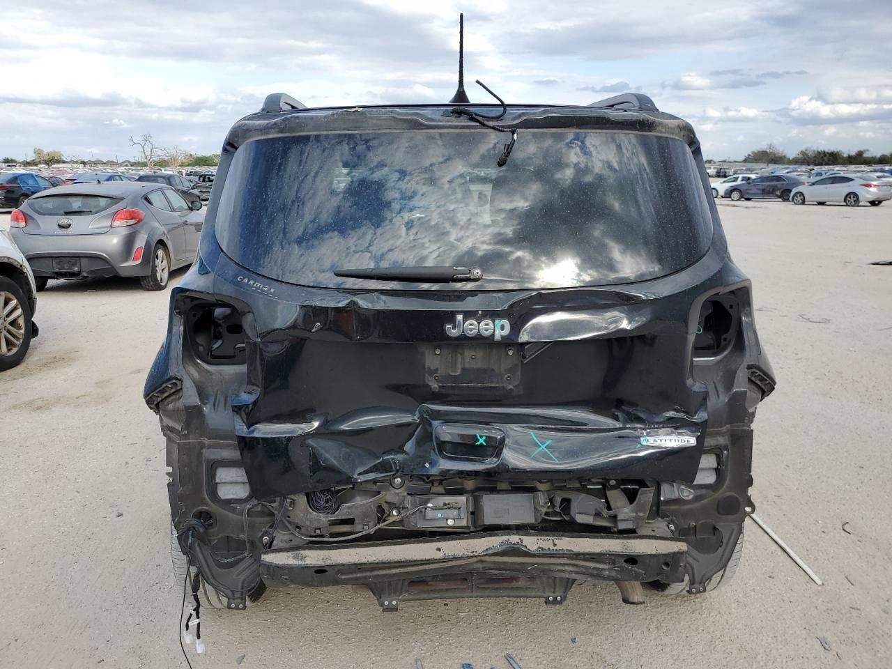 ZACCJABB1JPJ12281 2018 Jeep Renegade Latitude