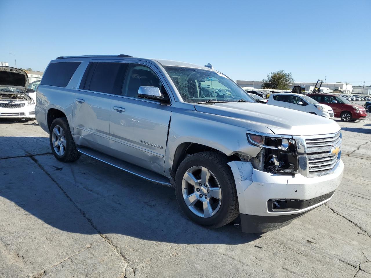 VIN 1GNSKJKC2GR244312 2016 CHEVROLET SUBURBAN no.4