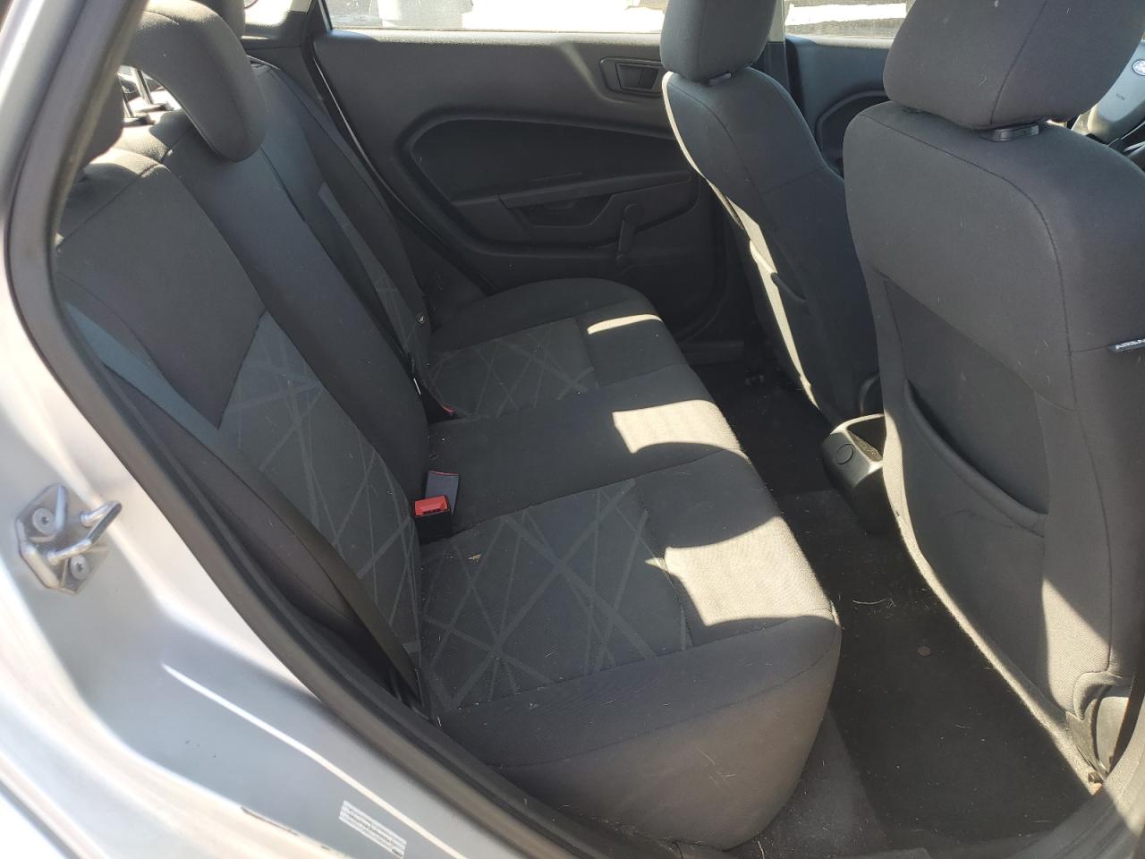 2015 Ford Fiesta - Image 10