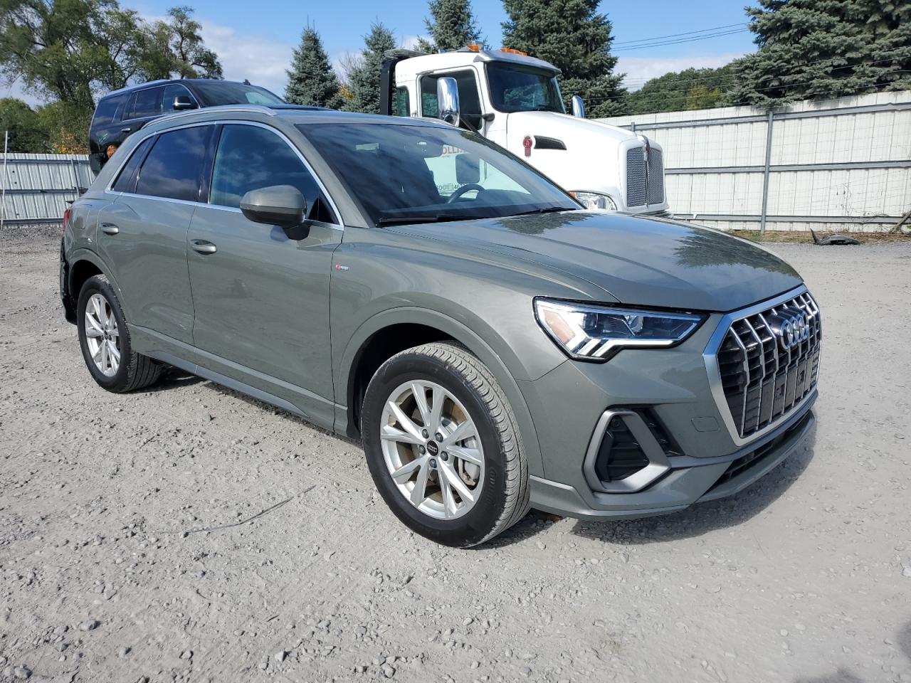 WA1EECF36N1136364 2022 Audi Q3 Premium Plus S Line 45