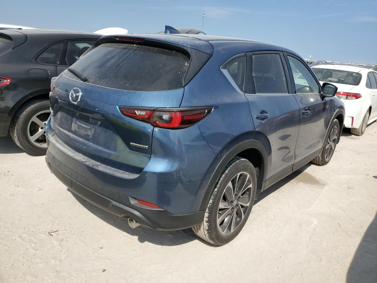 2023 Mazda CX-5 - Image 3