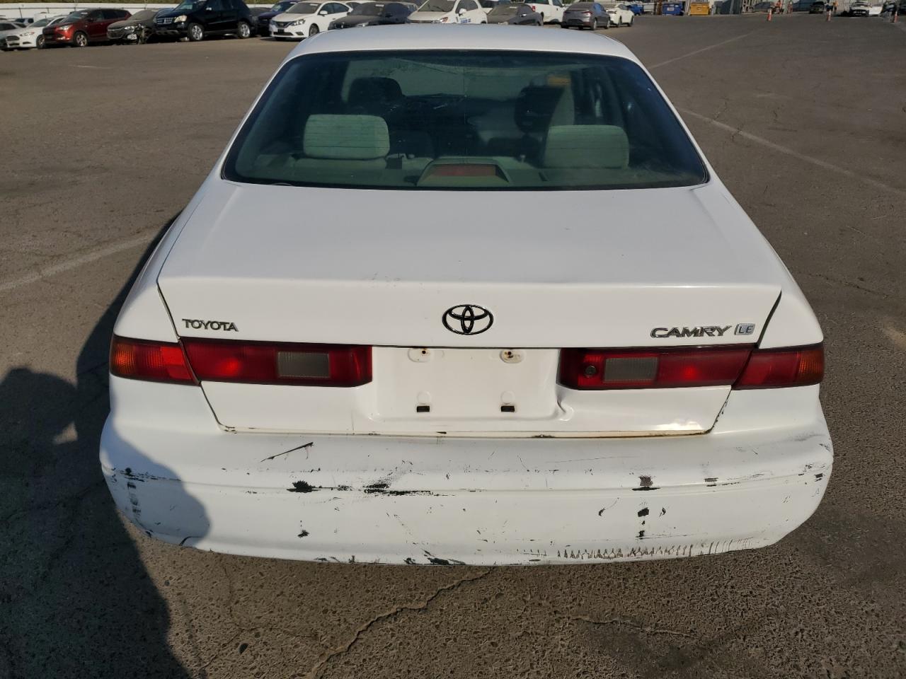 JT2BG22KXW0147183 1998 Toyota Camry Ce