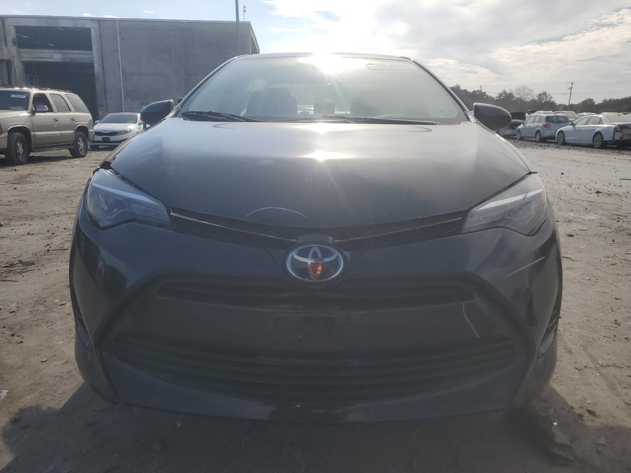 2018 Toyota Corolla - Image 5