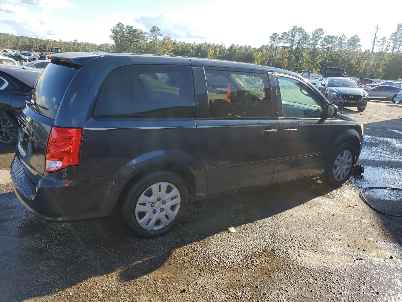 2014 Dodge Caravan - Image 3