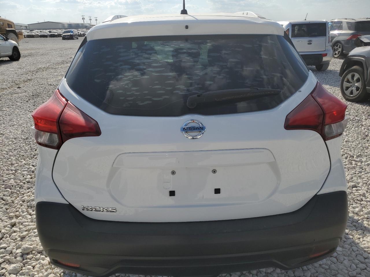 3N1CP5CU0JL533140 2018 Nissan Kicks S