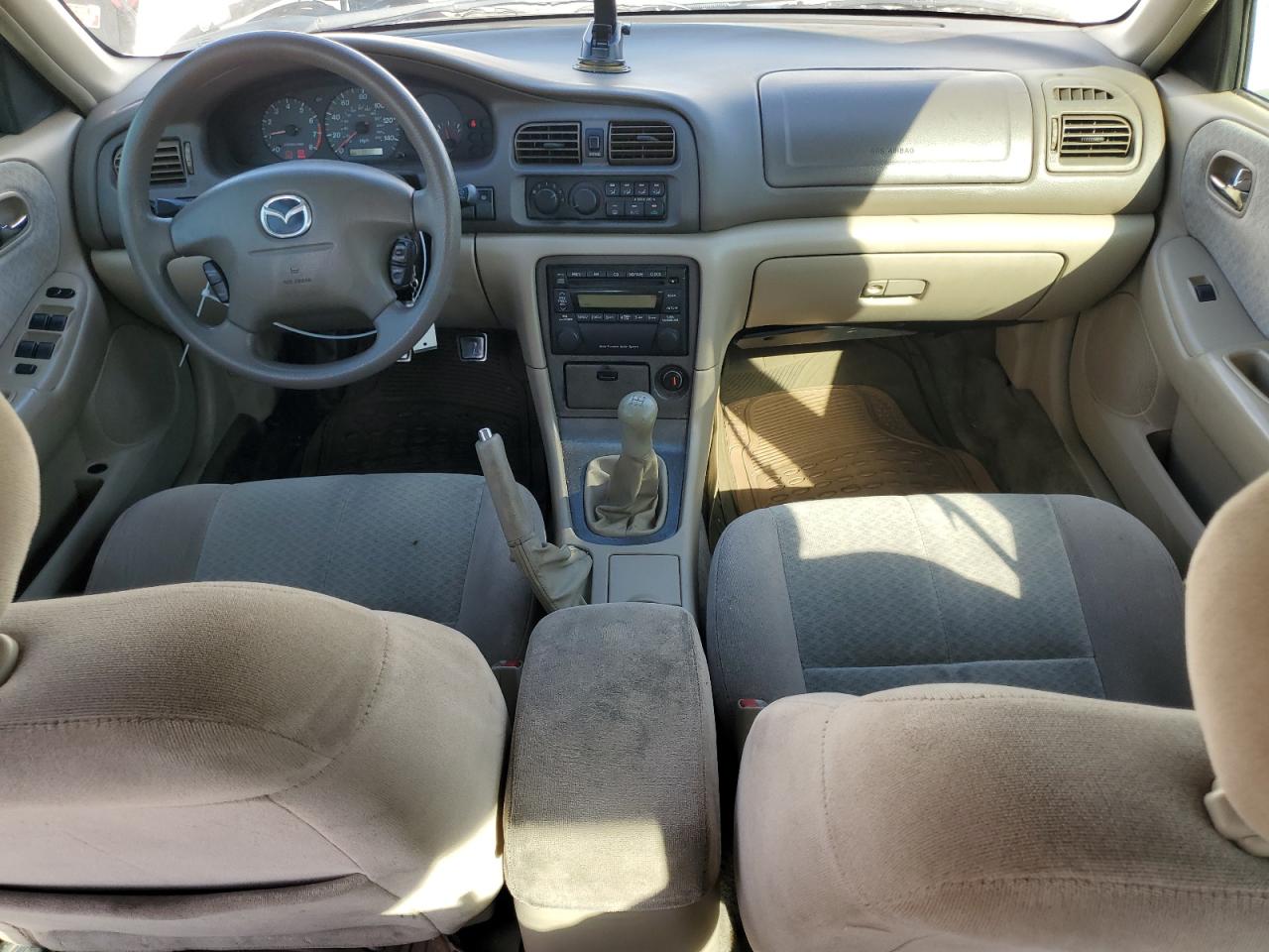 1YVGF22C415202645 2001 Mazda 626 Es