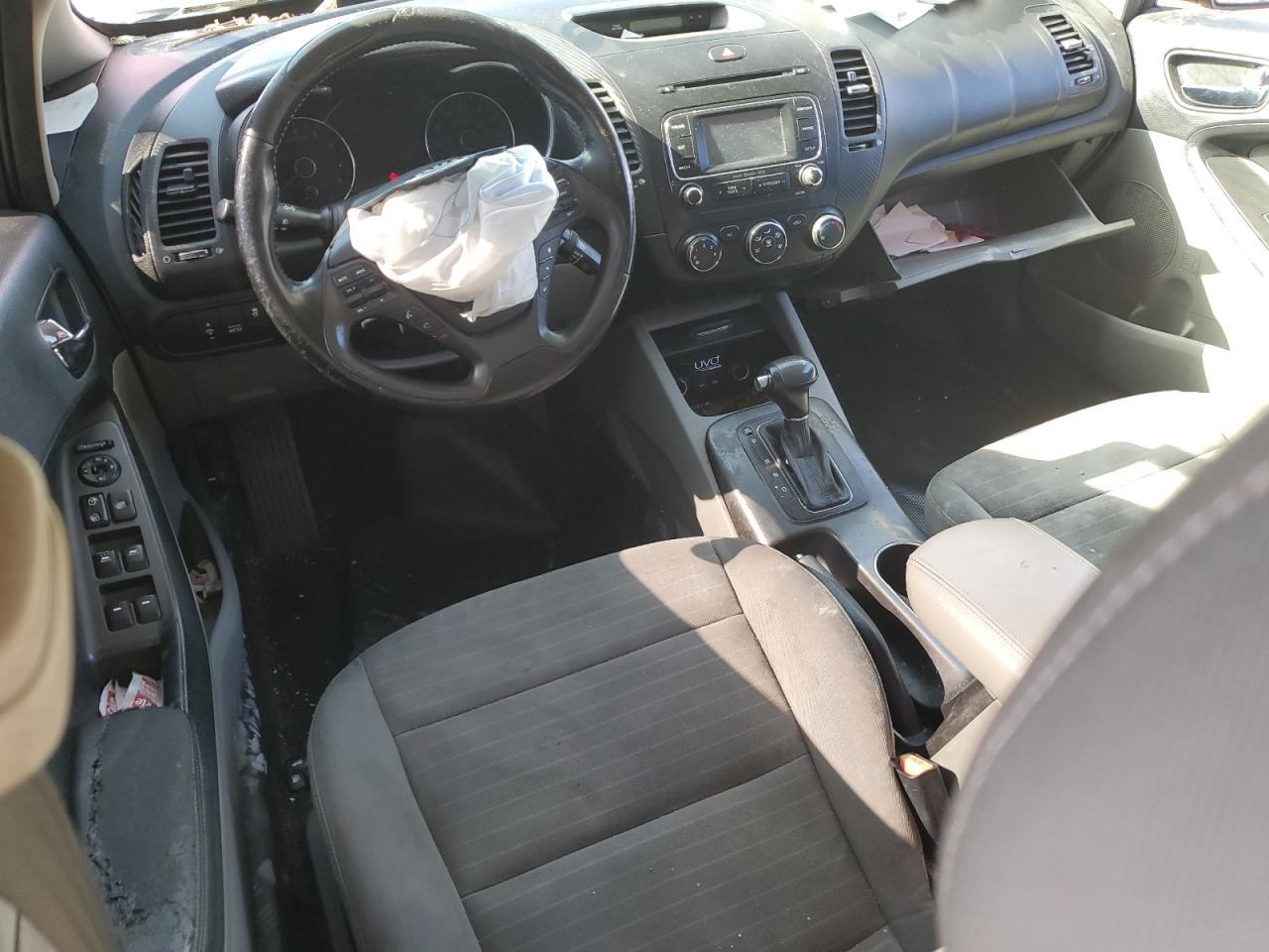 2015 Kia Forte - Image 8