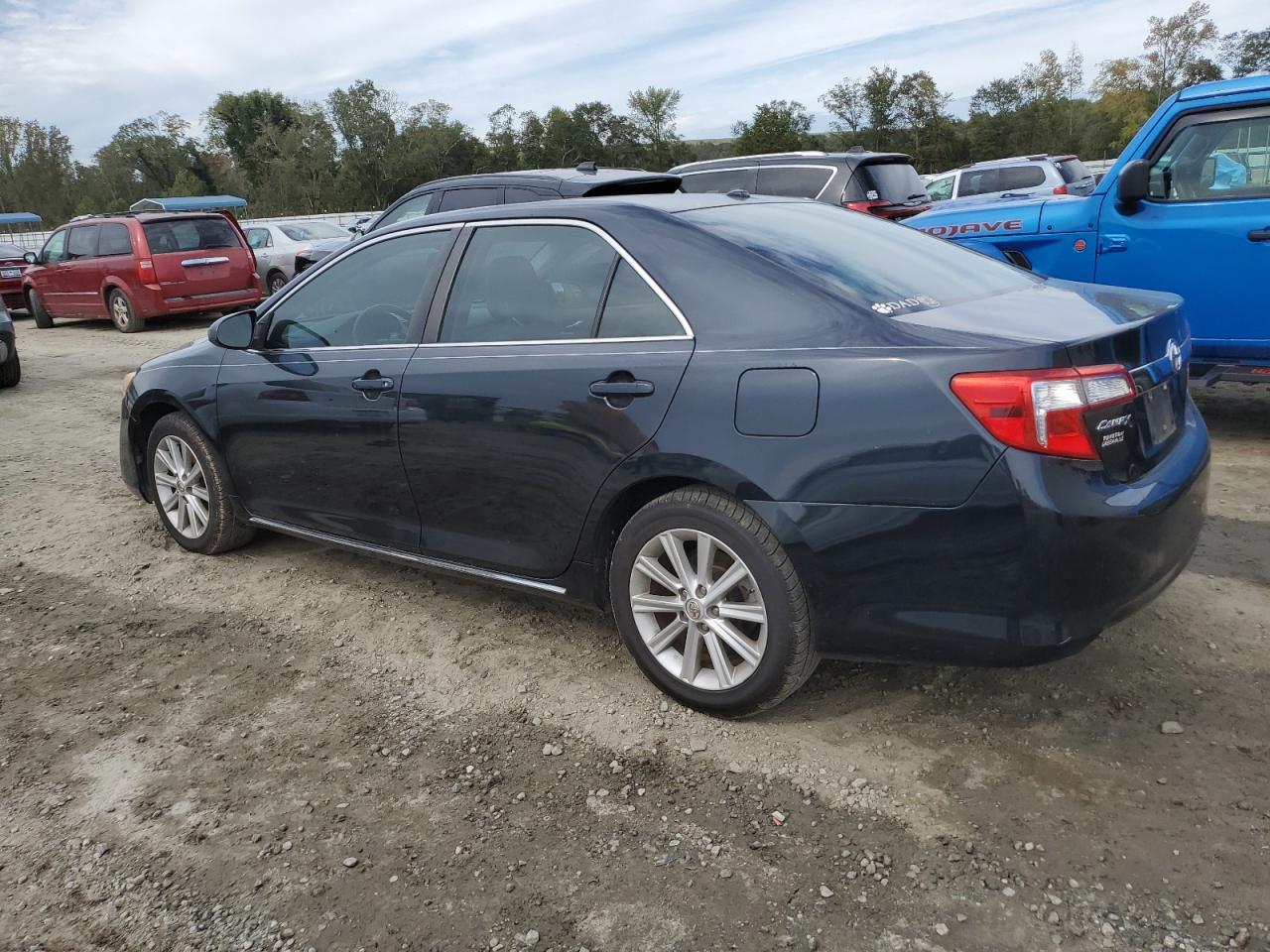 VIN 4T1BF1FK4DU270641 2013 TOYOTA CAMRY no.2