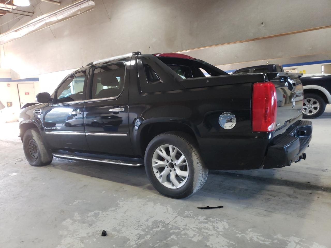 2009 Cadillac Escalade - Image 2