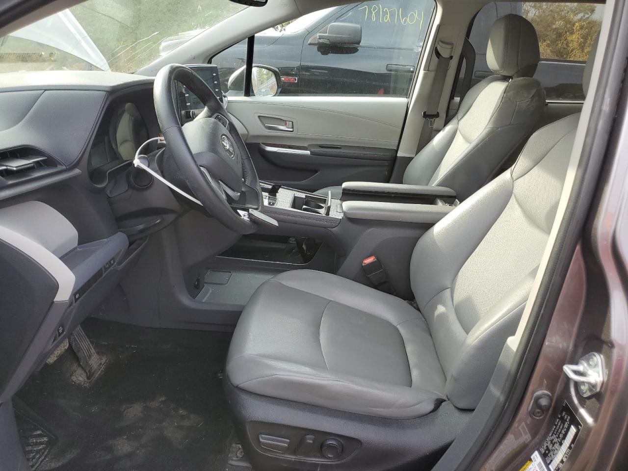 2022 Toyota Sienna - Image 7