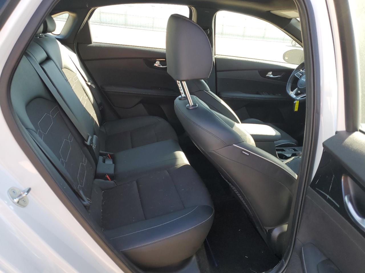 2023 Kia Forte - Image 10