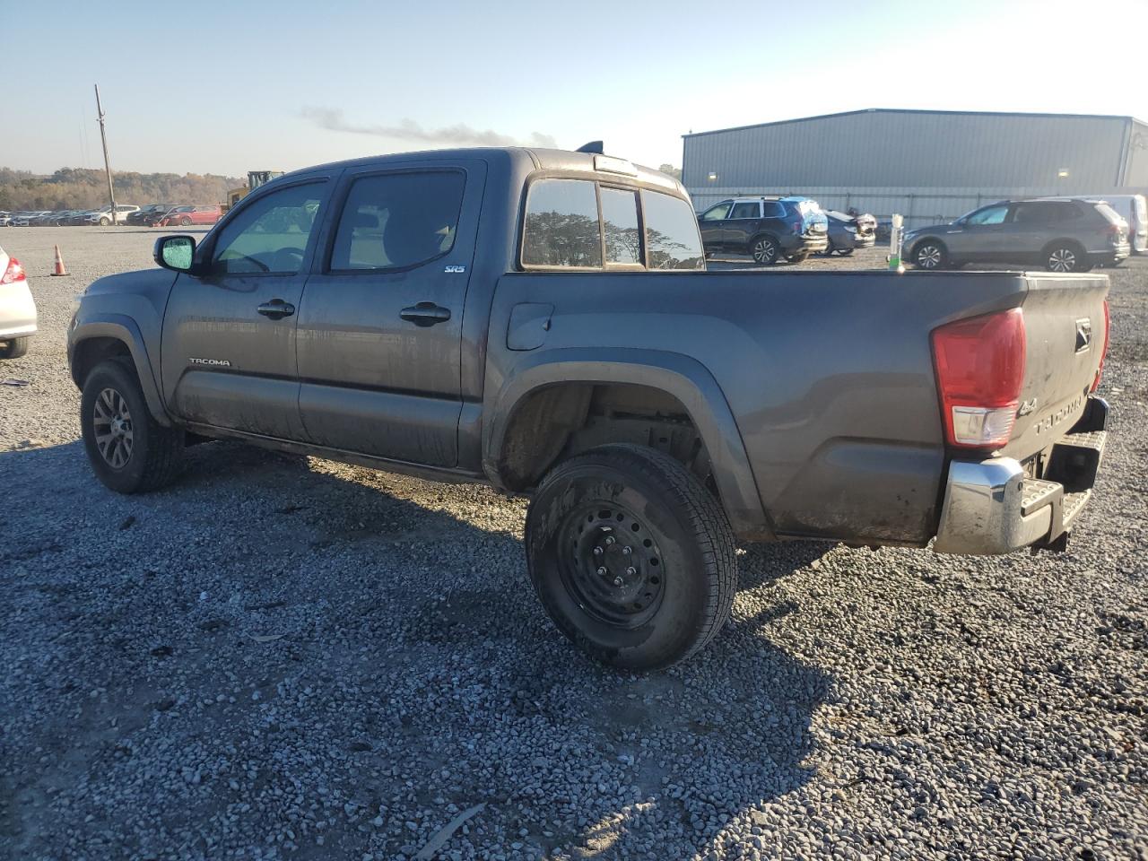 VIN 5TFCZ5ANXHX090691 2017 TOYOTA TACOMA no.2