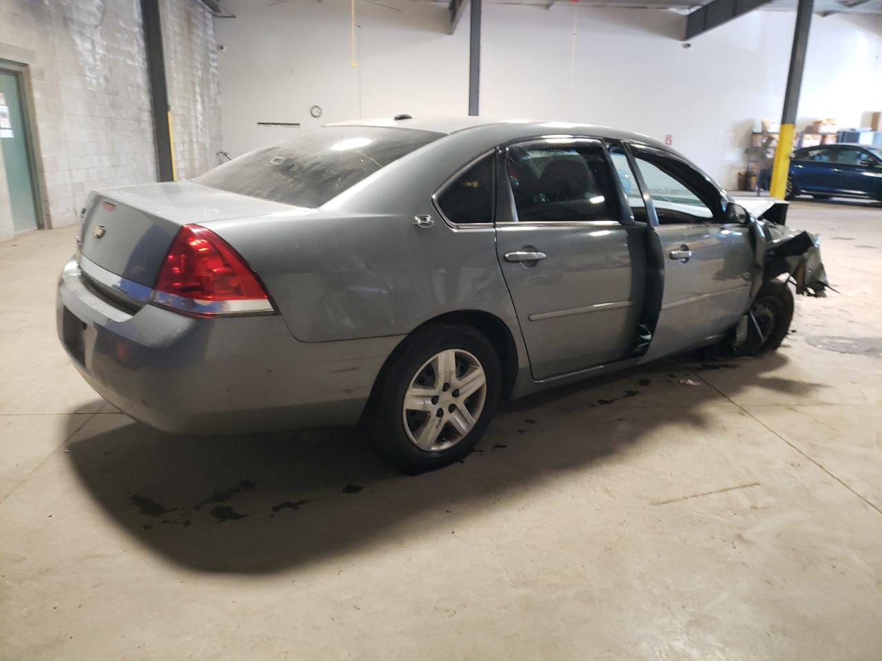 2007 Chevrolet Impala - Image 3