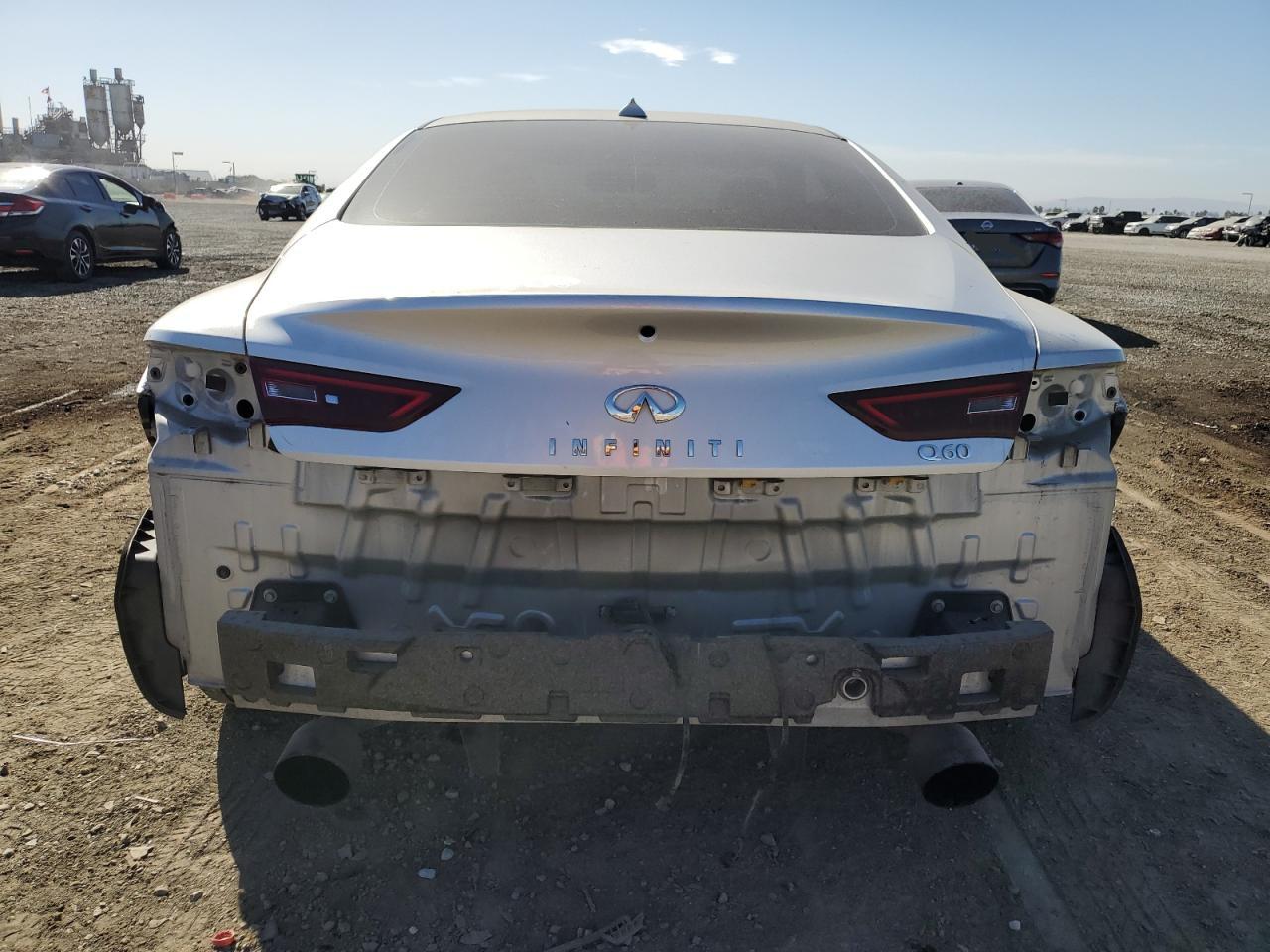 2018 Infiniti Q60 - Image 6