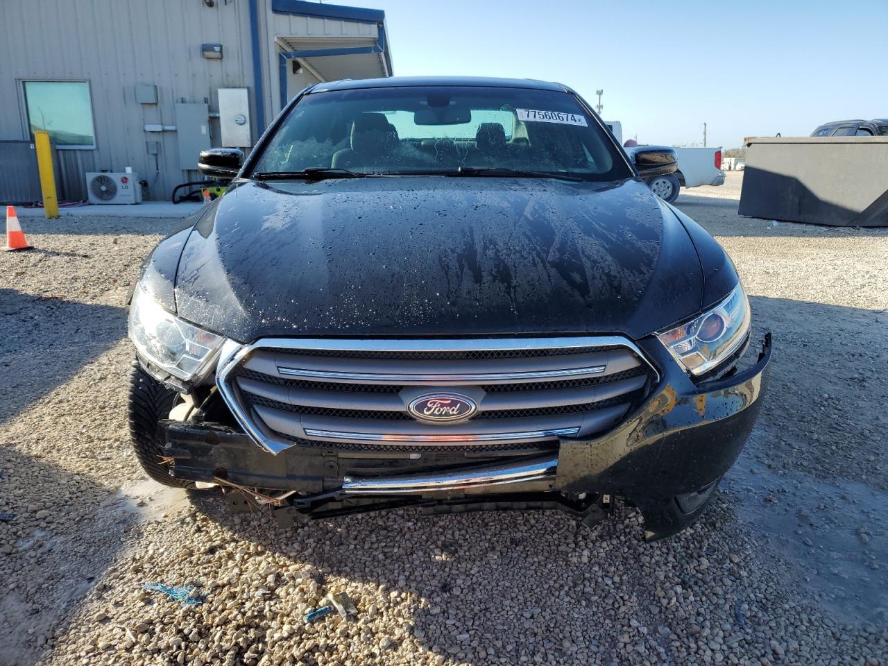 2018 Ford Taurus - Image 5