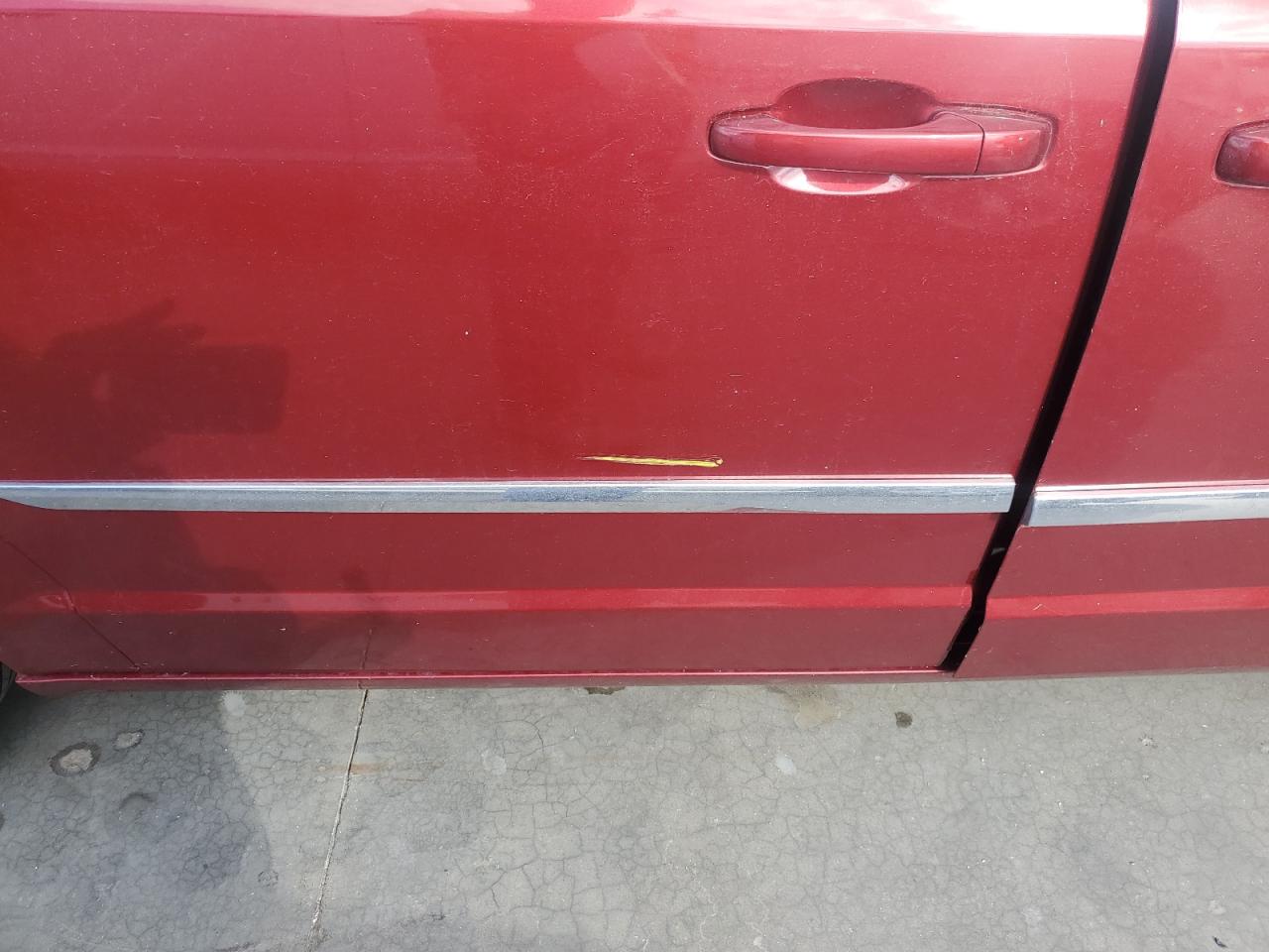 2012 Chrysler Town & Country - Image 13