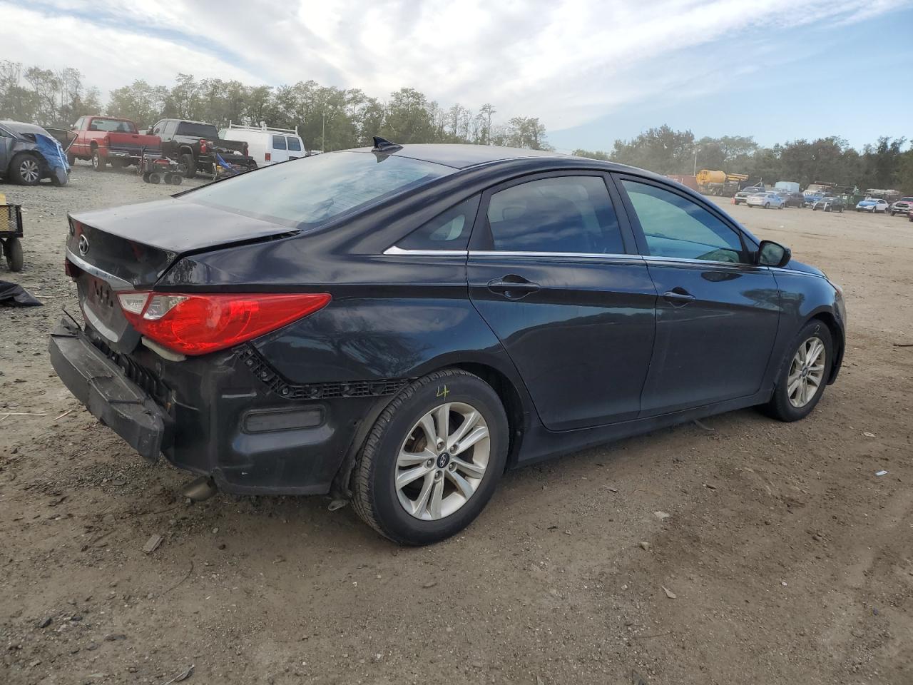 2012 Hyundai Sonata - Image 3